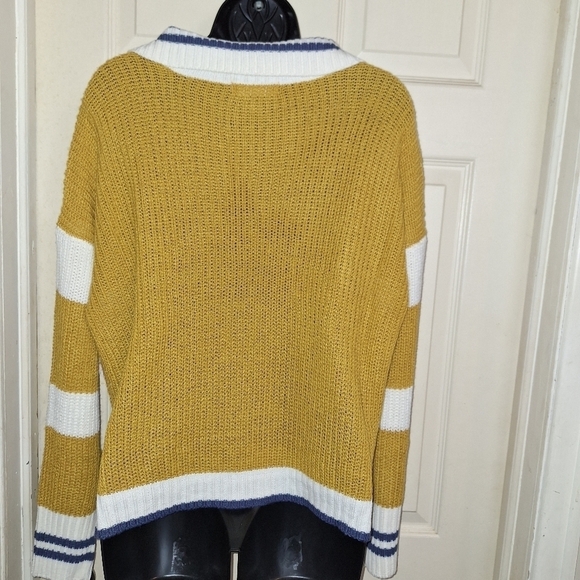 FCTthin knitted sweater great for Chili afternoons size medium - Picture 7 of 8